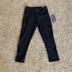 High-rise, black leggings with pockets